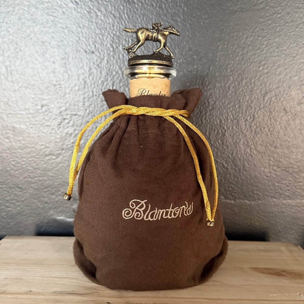 Blanton's Single Barrel Bourbon Whiskey Letter “A” EMPTY BOTTLE & Velvet Bag - Picture 6 of 6